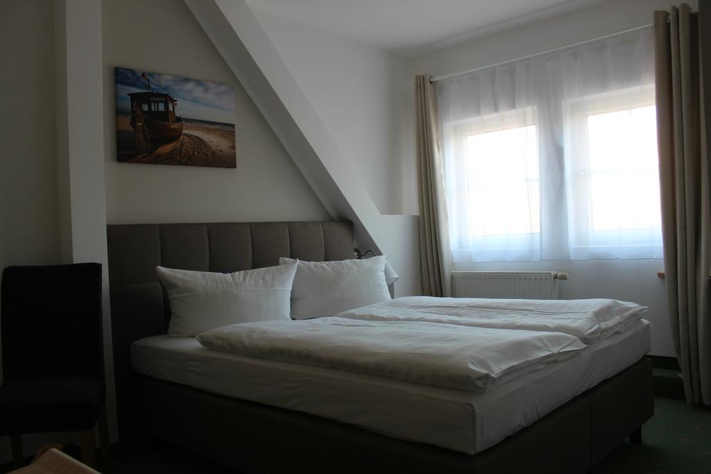 Hotel Und Restaurant "Zur Zwiebel" Peenemunde Luaran gambar