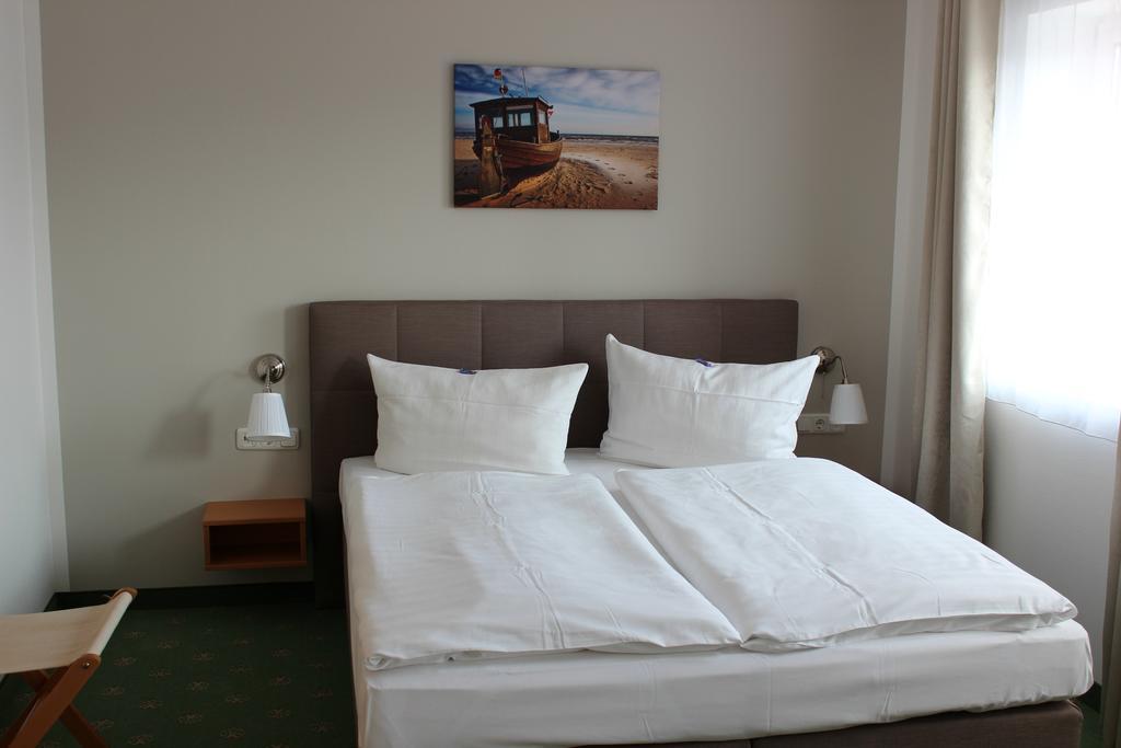 Hotel Und Restaurant "Zur Zwiebel" Peenemunde Luaran gambar