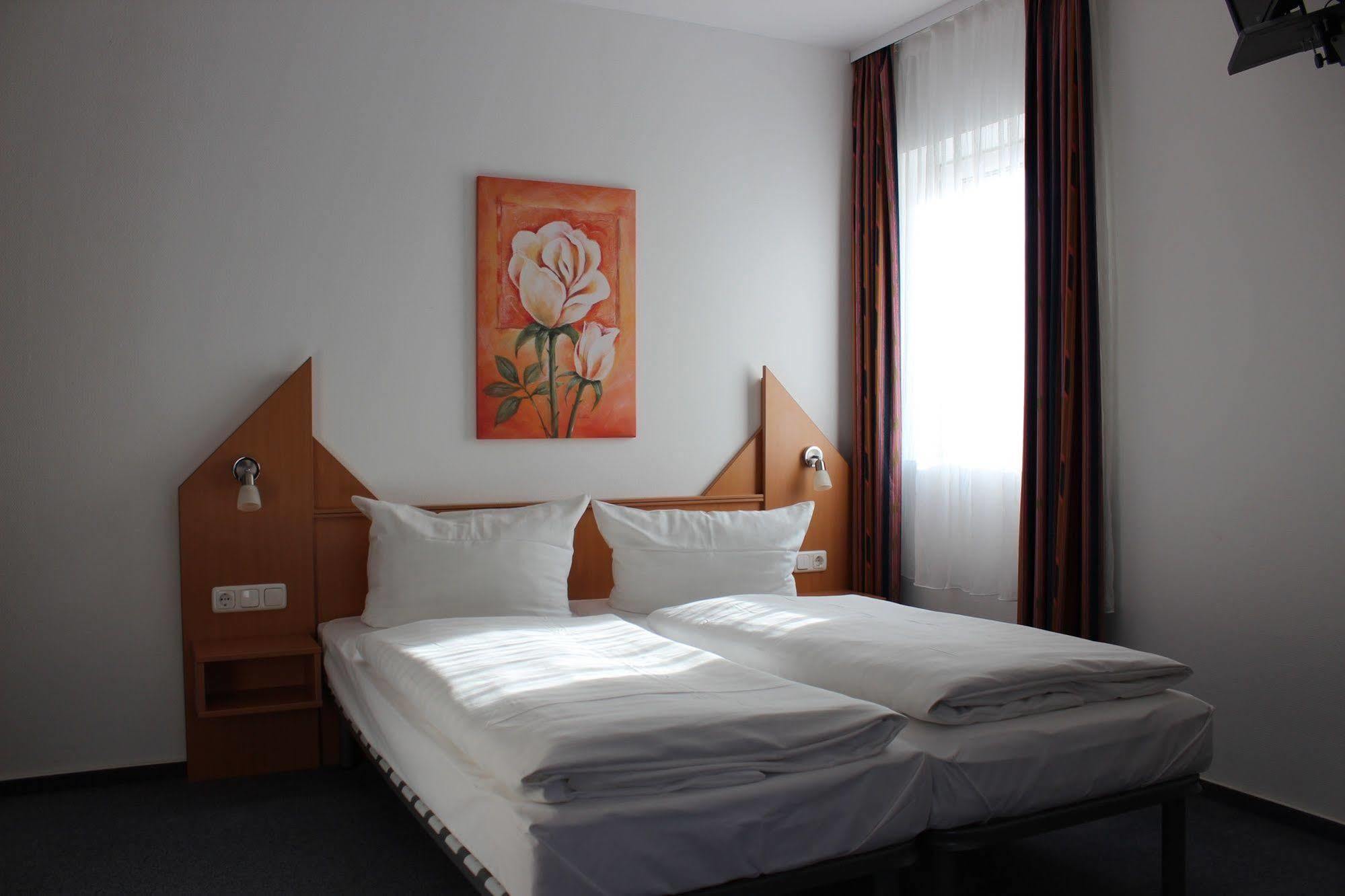 Hotel Und Restaurant "Zur Zwiebel" Peenemunde Luaran gambar